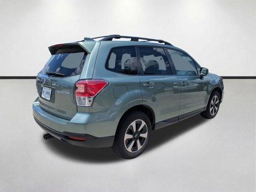 Jasmine Green Metallic 2018 Subaru Forester 2.5i Premium