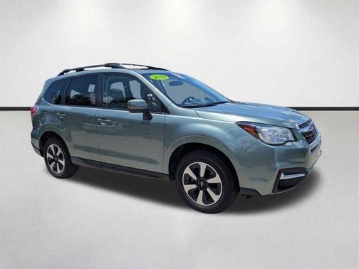 Jasmine Green Metallic 2018 Subaru Forester 2.5i Premium