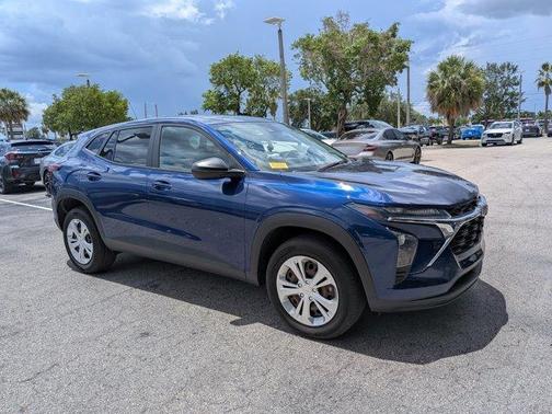 Blue Glow Metallic 2024 Chevrolet Trax LS