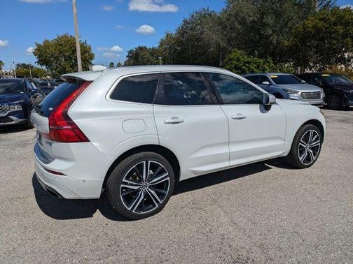 2018 Volvo XC60 T5 R-Design