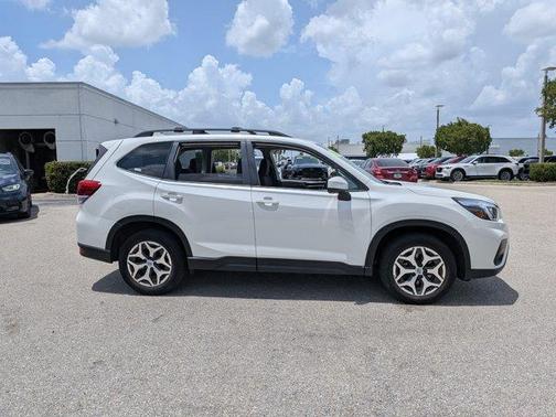Crystal White Pearl 2020 Subaru Forester Premium