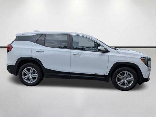 Summit White 2024 GMC Terrain SLE