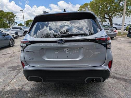 Ice Silver Metallic 2025 Subaru Forester Limited