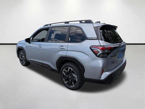 Ice Silver Metallic 2025 Subaru Forester Limited
