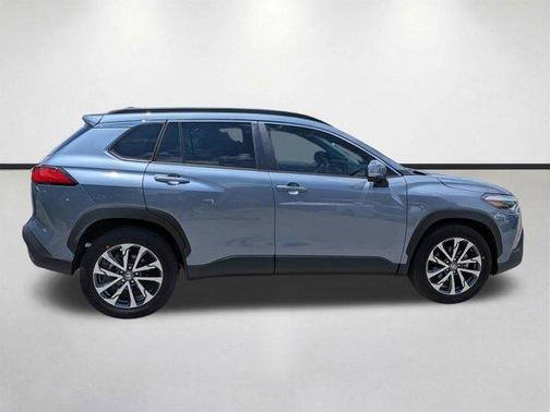 CELESTITE 2023 Toyota Corolla Cross XLE