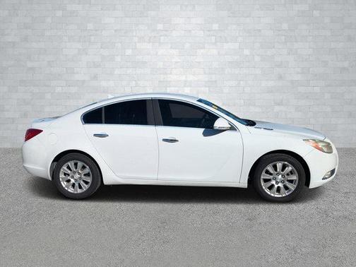 2013 Buick Regal Premium 1