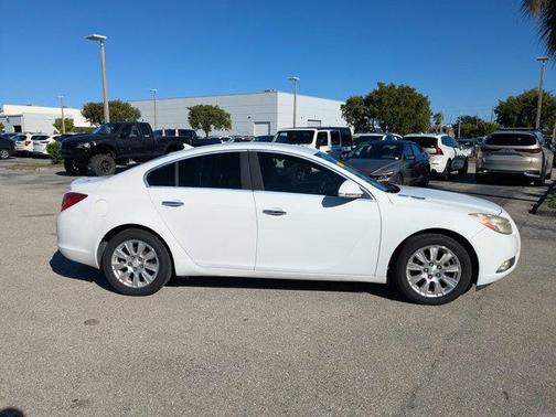 2013 Buick Regal Premium 1