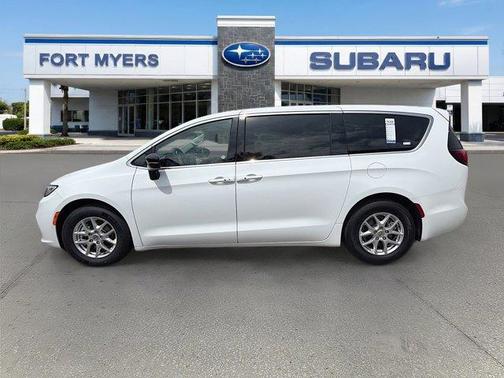 2024 Chrysler Pacifica Touring-L