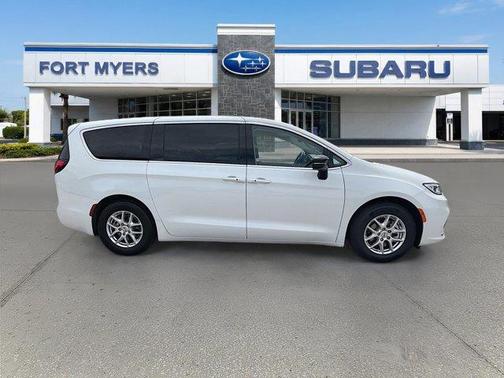 2024 Chrysler Pacifica Touring-L