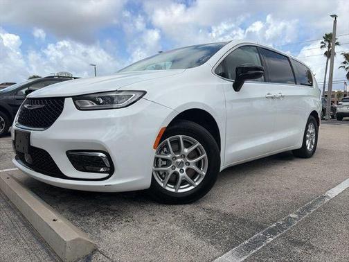 2024 Chrysler Pacifica Touring-L