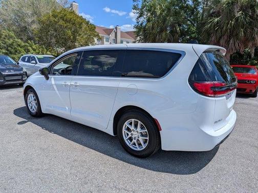 2024 Chrysler Pacifica Touring-L