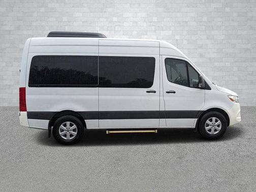 2022 Mercedes-Benz Sprinter 2500 144 WB Standard Roof Passenger