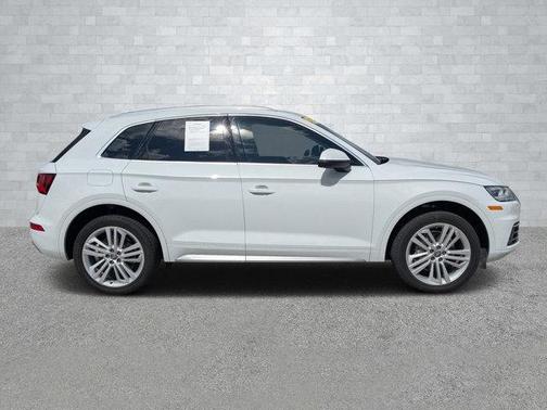 2020 Audi Q5 40 Premium Plus