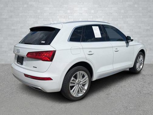 2020 Audi Q5 40 Premium Plus
