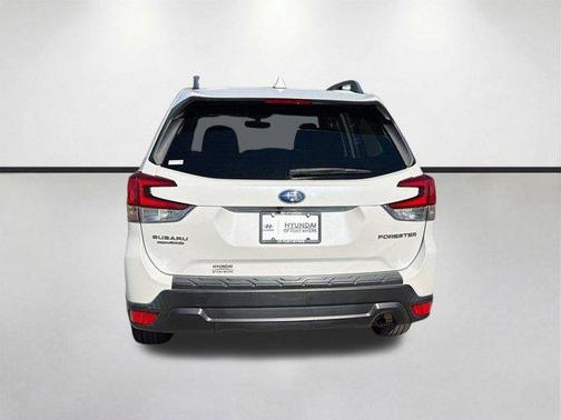 Crystal White Pearl 2020 Subaru Forester Premium