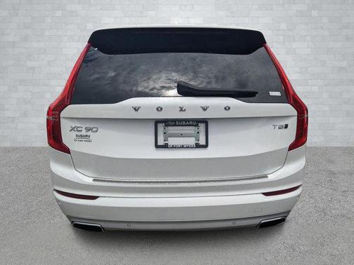2020 Volvo XC90 T5 Momentum 7 Passenger