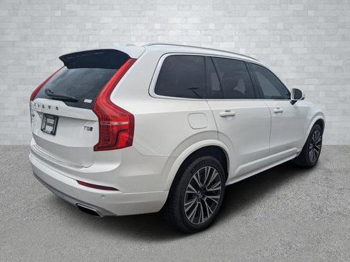 2020 Volvo XC90 T5 Momentum 7 Passenger
