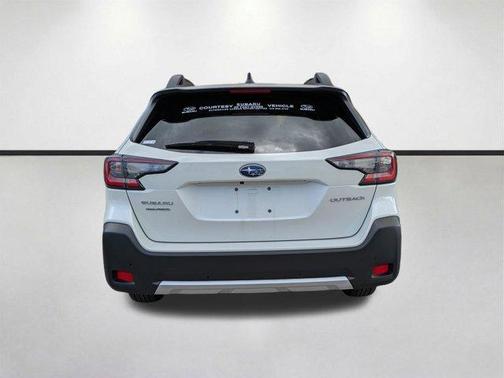 Crystal White Pearl 2025 Subaru Outback Limited