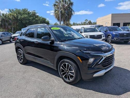 Mosaic Black Metallic 2025 Chevrolet Trailblazer LT