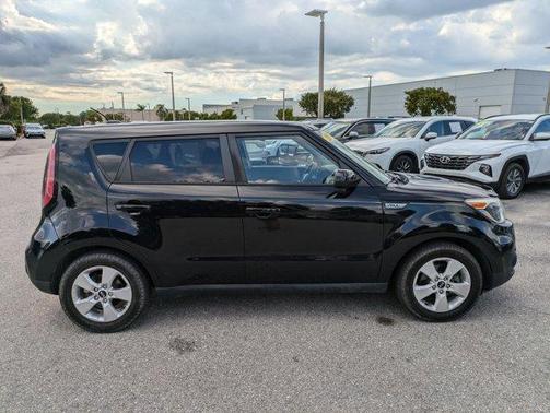 2017 Kia Soul Base