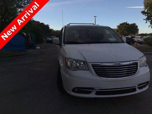 2016 Chrysler Town & Country Touring