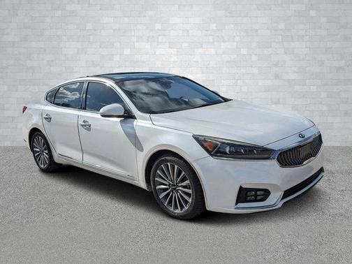 2017 Kia Cadenza Technology