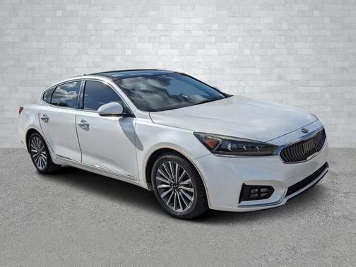 2017 Kia Cadenza Technology