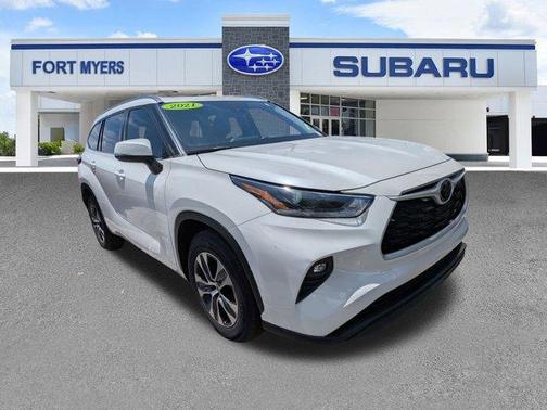 Blizzard Pearl 2021 Toyota Highlander XLE