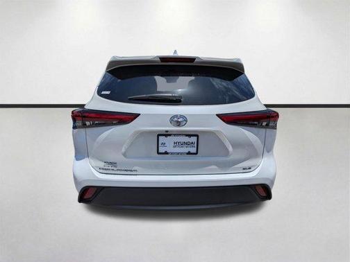 Blizzard Pearl 2021 Toyota Highlander XLE