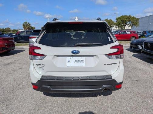 Crystal White Pearl 2022 Subaru Forester Premium