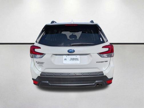 Crystal White Pearl 2022 Subaru Forester Premium