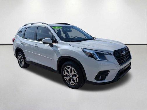 Crystal White Pearl 2022 Subaru Forester Premium