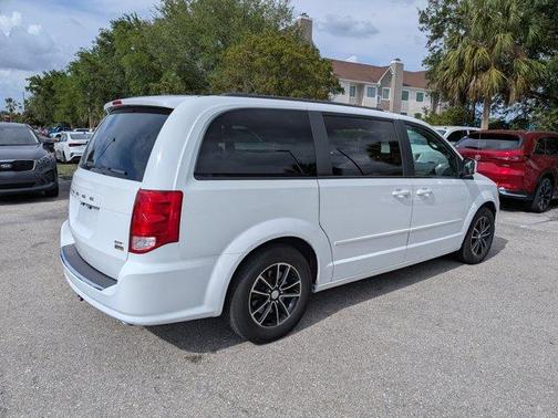 White Knuckle Clearcoat 2017 Dodge Grand Caravan GT