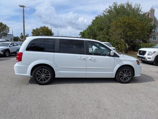 White Knuckle Clearcoat 2017 Dodge Grand Caravan GT