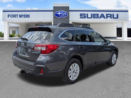 Magnetite Gray Metallic 2019 Subaru Outback 2.5i Premium