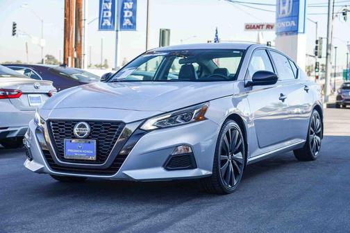 2020 Nissan Altima SR FWD