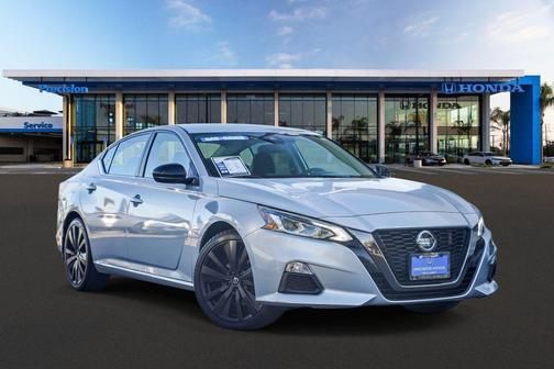 2020 Nissan Altima SR FWD