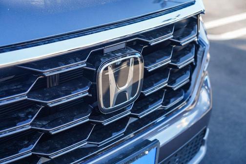 2025 Honda Pilot Touring 8-Passenger