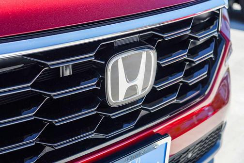 2025 Honda Pilot Touring 8-Passenger