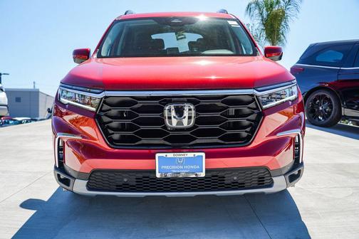 2025 Honda Pilot Touring 8-Passenger
