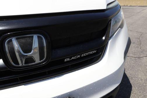 Platinum White Pearl 2022 Honda Pilot AWD Black Edition