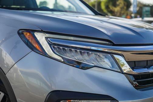 2022 Honda Pilot Touring 8-Passenger