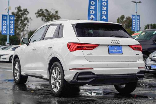 2024 Audi Q3 Premium 45 TFSI S line quattro Tiptronic