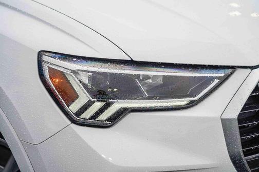 2024 Audi Q3 Premium 45 TFSI S line quattro Tiptronic