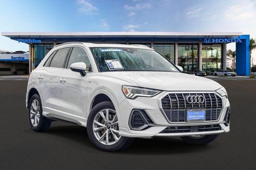 2024 Audi Q3 Premium 45 TFSI S line quattro Tiptronic