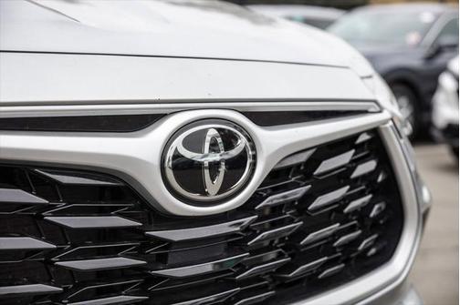 2022 Toyota Highlander L