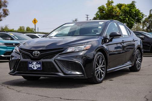 2023 Toyota Camry SE