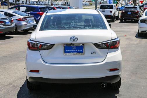 Frost 2018 Toyota Yaris iA Base