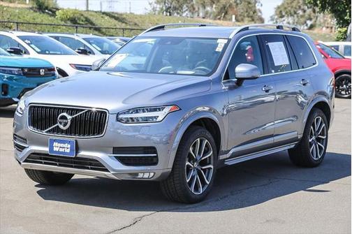 2017 Volvo XC90 T6 Momentum