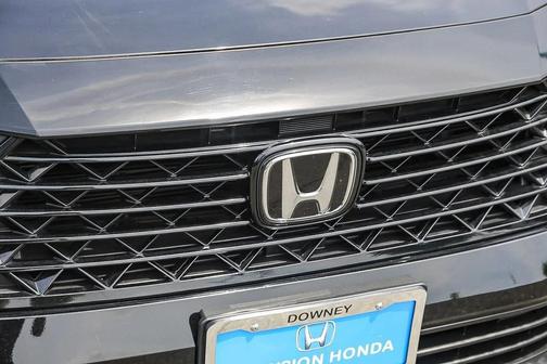 Crystal Black Pearl 2024 Honda Accord LX 1.5T